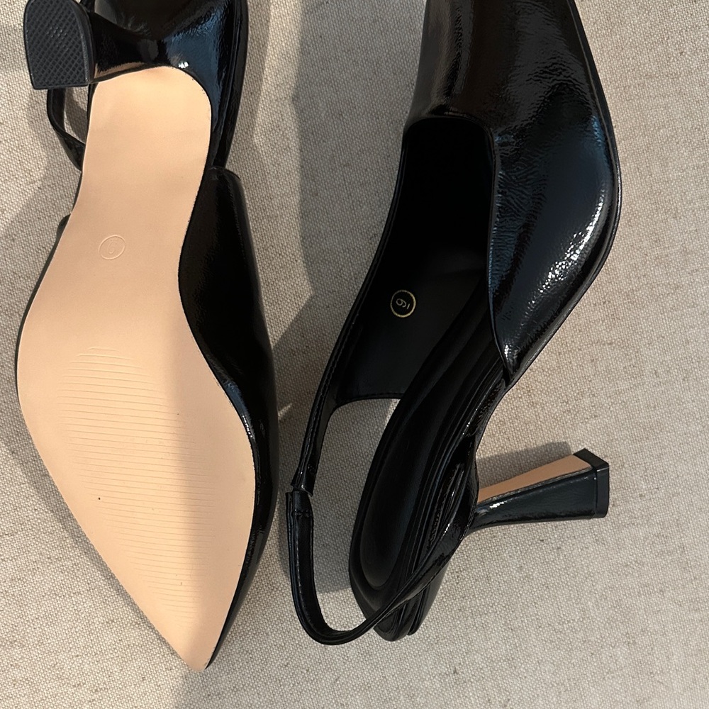 Chic Black Patent Slingback Heels - Picture 4 of 7
